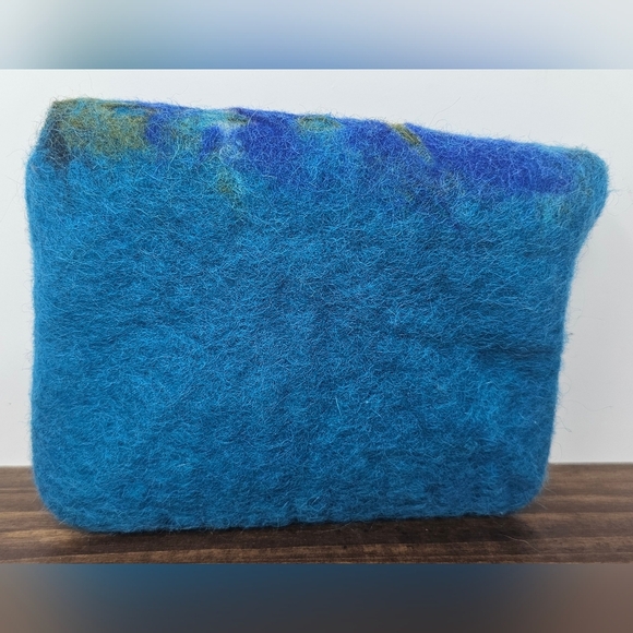 Handmade Felt Wool Coin Purse Zip Closure With Leaf Flap Teal NWOT - Picture 2 of 14